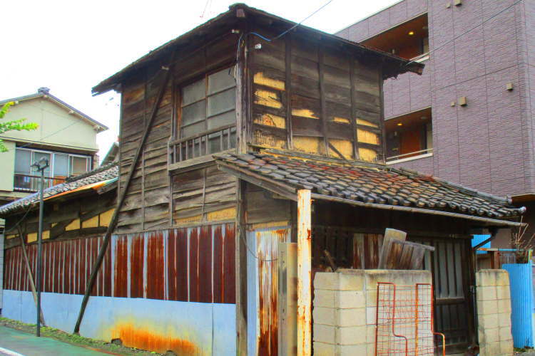 大阪で相続した実家が空き家なら【１年間無料】で管理します