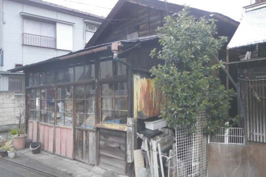 親の家（実家）が空き家なら解決策は３つだけなのになぜ悩む？売却？賃貸？住む？